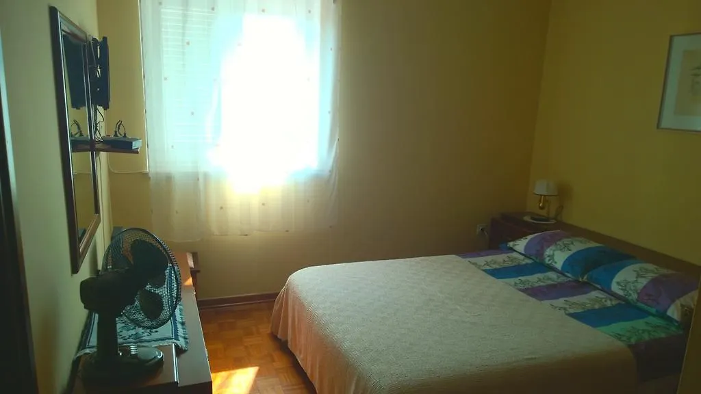 Apartments Free Parking Big Garden بيروغ